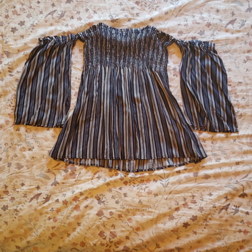 Of the shoulder top.